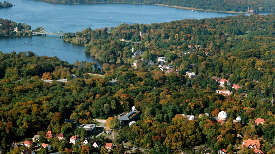 Luftbild des Forschungscampus Babelsberg des AIP (Credit: AIP)