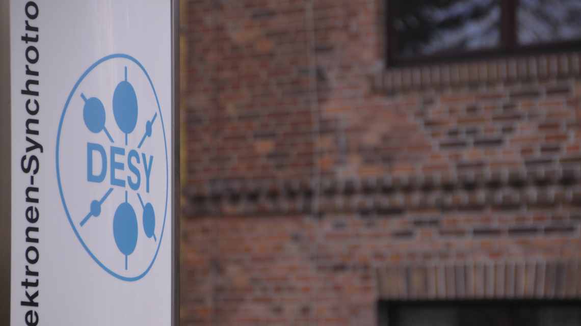 Bei DESY (Copyright: DESY, Fotograf: Torsten Saffier)